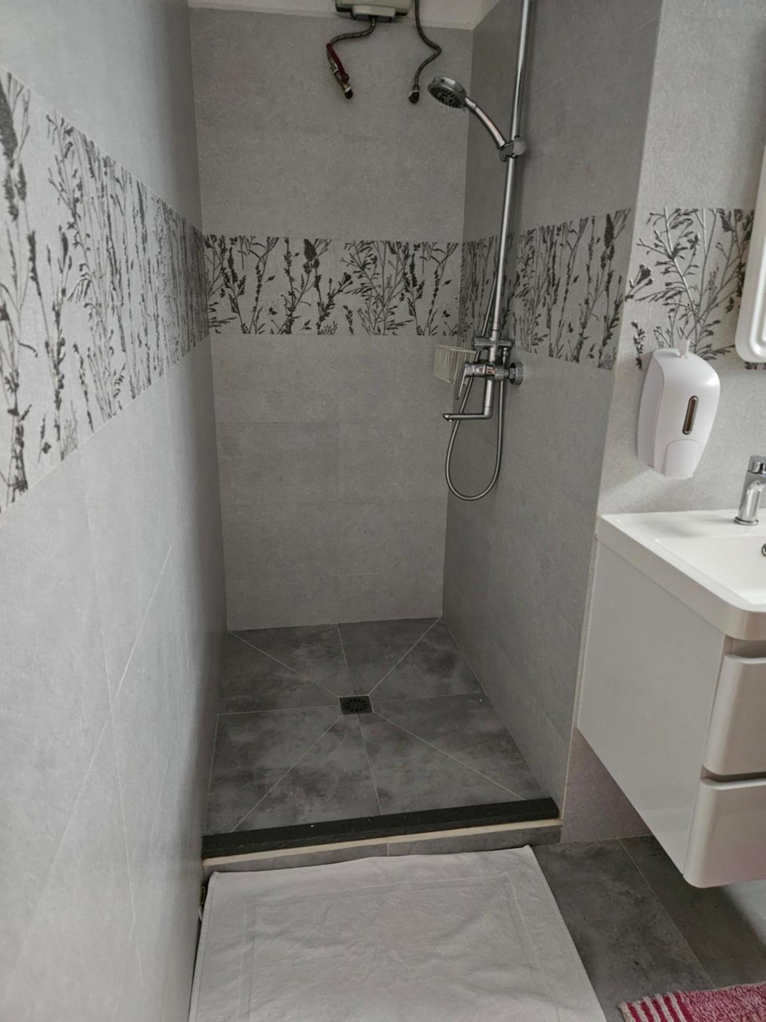 E&E Self Catering Hotell Beau Vallon  Eksteriør bilde