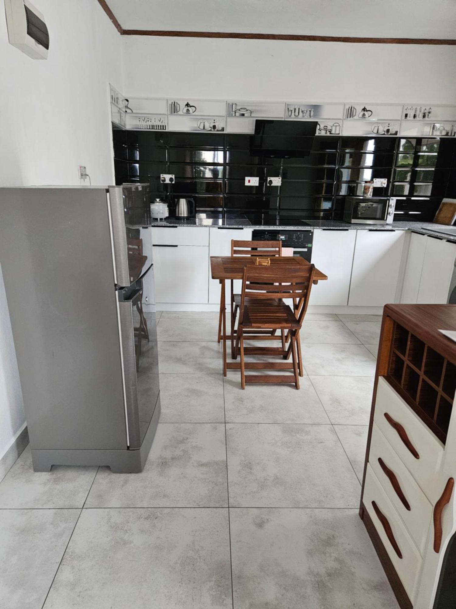 E&E Self Catering Hotell Beau Vallon  Eksteriør bilde